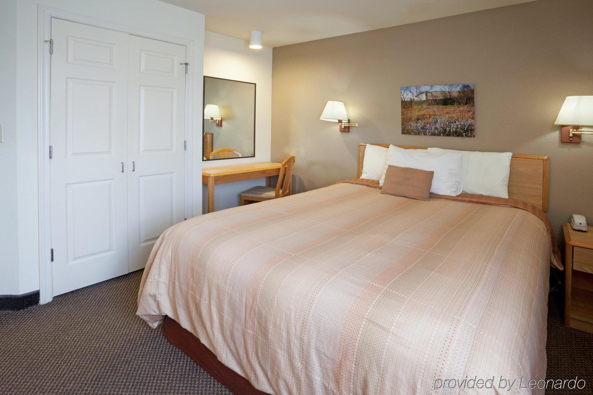 Sonesta Simply Suites San Antonio Northwest - Medical Center Номер фото