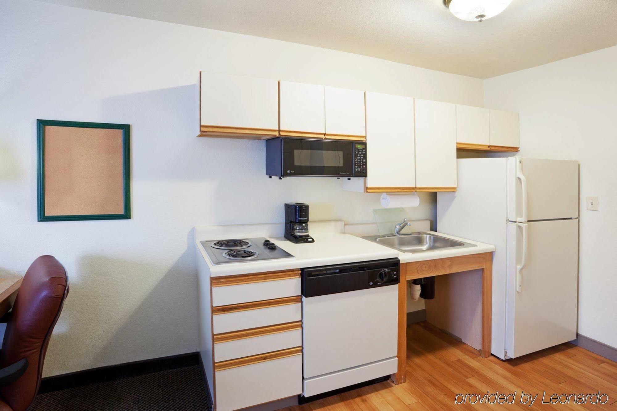 Sonesta Simply Suites San Antonio Northwest - Medical Center Номер фото